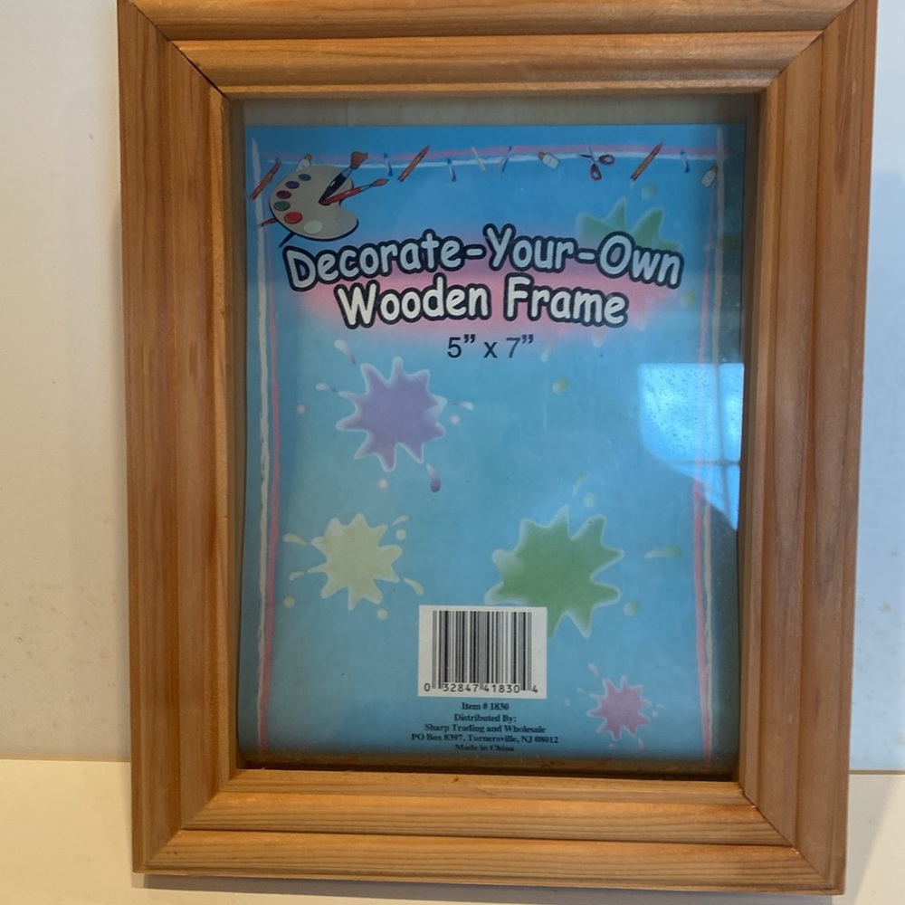 NWOT Decorate-Your—Own Wooden Frame